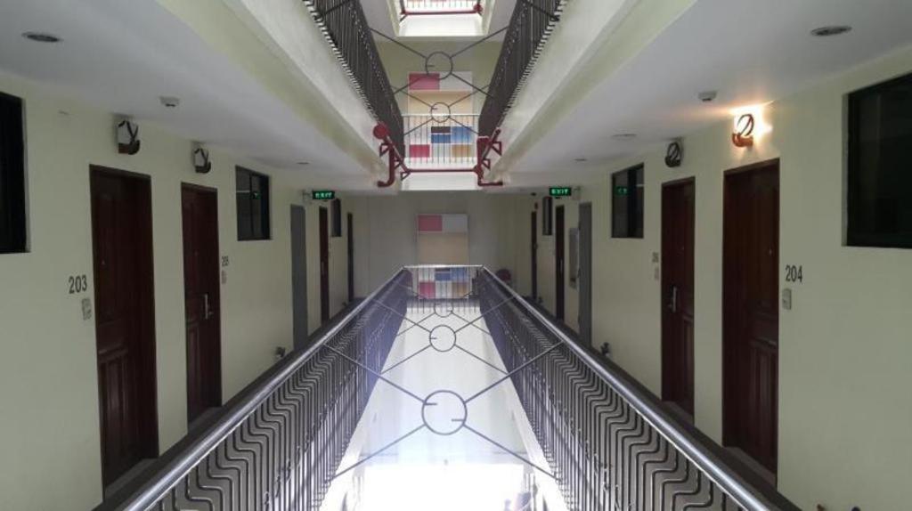 Time Travellers Hotel Manila Luaran gambar