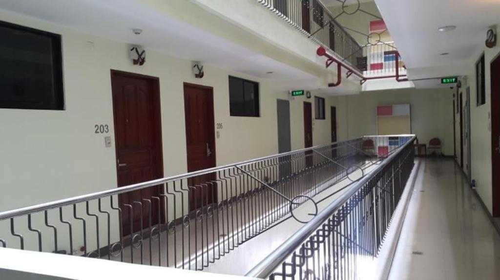 Time Travellers Hotel Manila Luaran gambar
